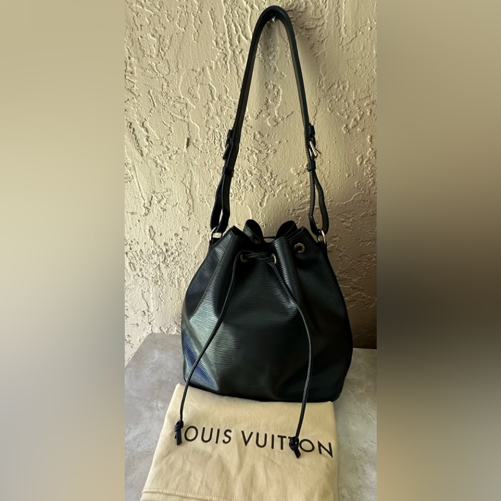 Louis Vuitton Noe Black EPI Bucket Bag